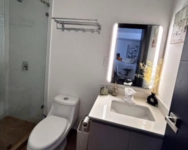 APARTAMENTO AMUEBLADO EN RENTA – ESSENZA ZONA 13 | VISTA AL JARDÍN Y EQUIPADO | PV - Imagen 17