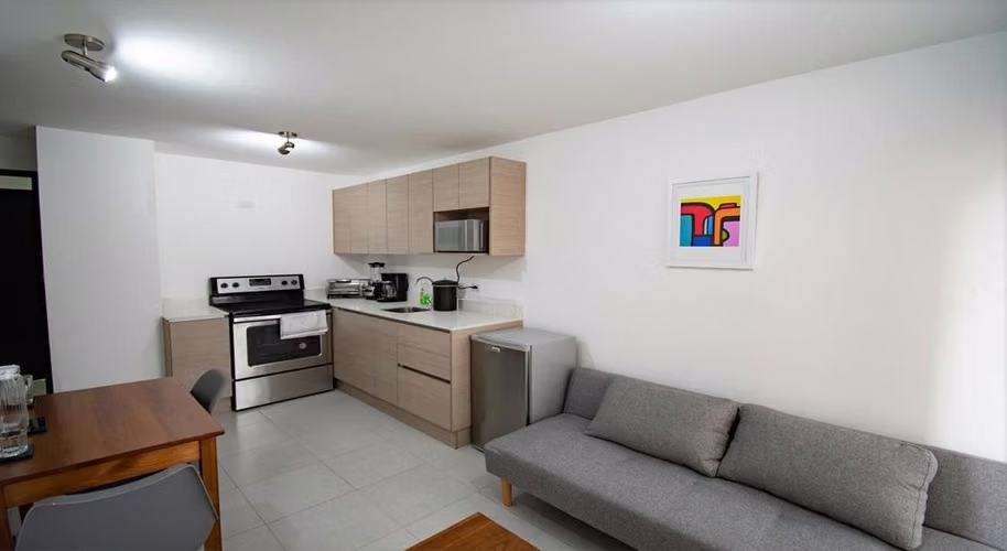Apartamento amueblado en zona 7 - Imagen 2