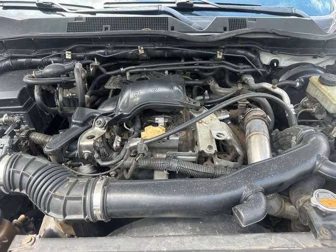 Nissan Np300 2020 Mecánico 4x4  de Agencia Turbo Diesel Bien cuidado Listo Para trabajar 