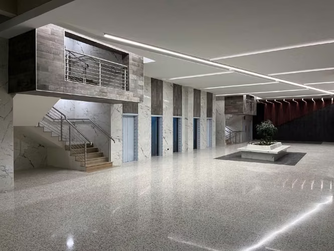 Edificio en Zona 10