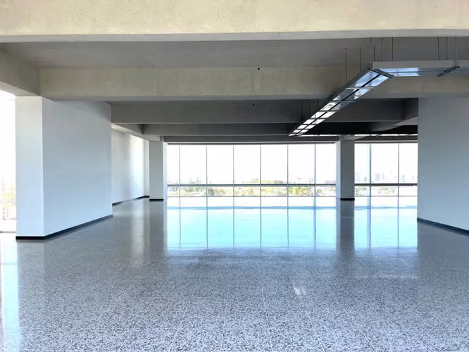 Edificio en Zona 10