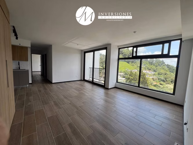Apartamento en Renta de 3 Dormitorios en zona 16