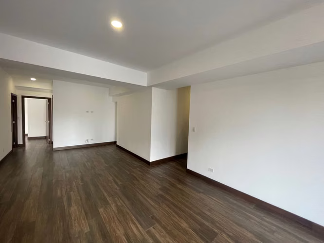 Rento apartamento en Zona 14 EDIFICIO EXCLUSIVO ROOFTOP CON PISCINA - Miniatura 11