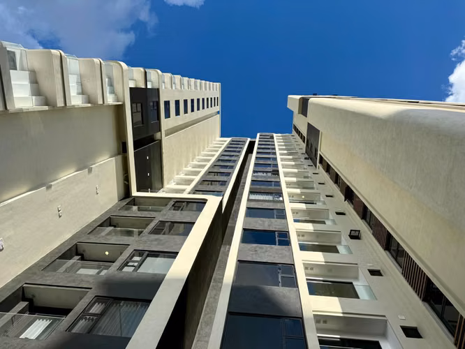 APARTAMENTO AMUEBLADO EN RENTA EN ZONA 13, EDIFICIO VERDÚ