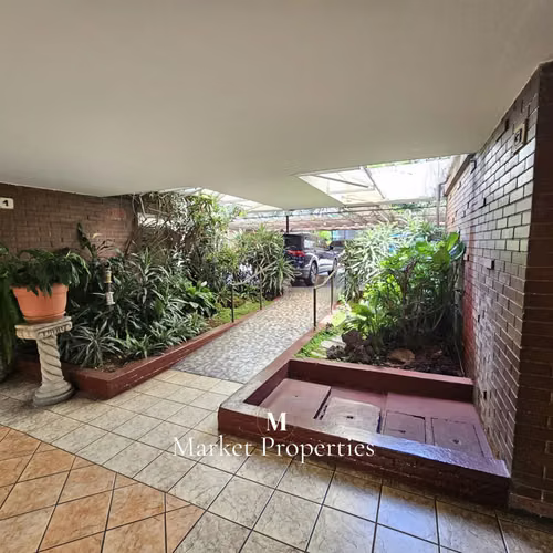 Casa en alquiler Zona 10, 4 habitaciones, cerca de Pradera - Miniatura 15