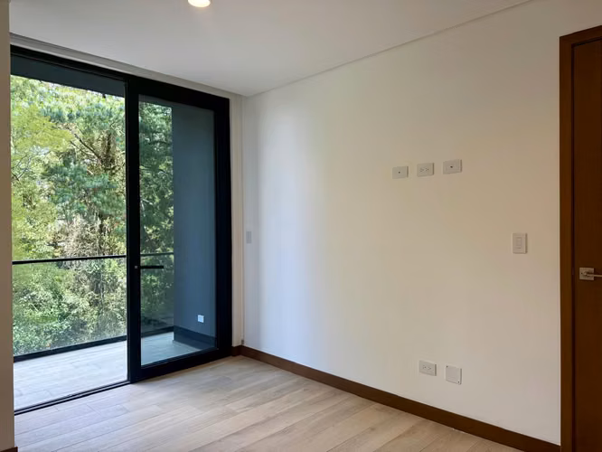 APARTAMENTO EN RENTA EN ZONA 10, FERRÉ DIEZ 