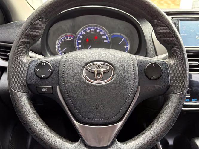Toyota Yaris G de Agencia Modelo 2022 - Imagen 18