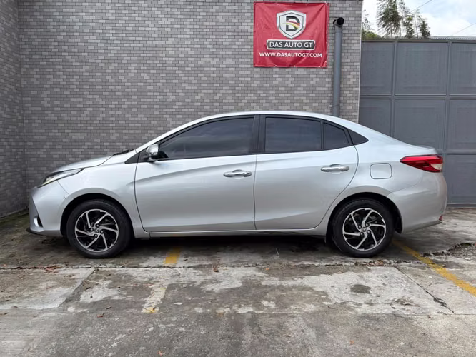 Toyota Yaris G de Agencia Modelo 2022 - Imagen 5