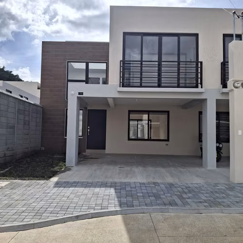 Alquiler de casa - 3 habitaciones, 2.5 baños - Fraijanes