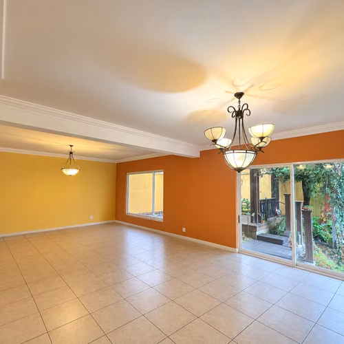 HERMOSA Y AMPLIA CASA EN VENTA EN CONDOMINIO LOS MANANTIALES KM 18.5 SAN JOSE PINULA - Imagen 2