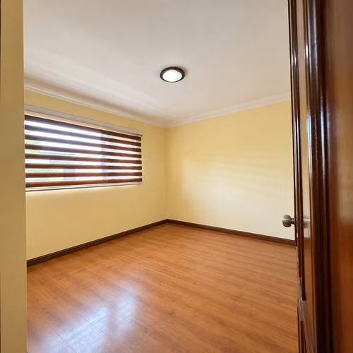 HERMOSA Y AMPLIA CASA EN VENTA EN CONDOMINIO LOS MANANTIALES KM 18.5 SAN JOSE PINULA - Imagen 7