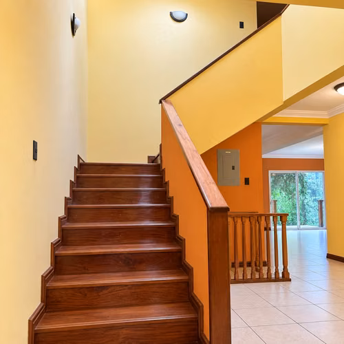 HERMOSA Y AMPLIA CASA EN VENTA EN CONDOMINIO LOS MANANTIALES KM 18.5 SAN JOSE PINULA - Imagen 6
