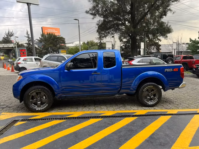 Nissan frontier automático 4x4 v6 2013 - Imagen 3