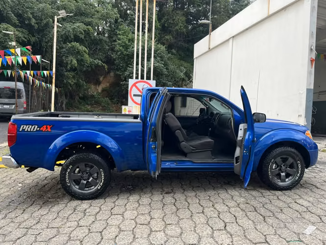 Nissan frontier automático 4x4 v6 2013 - Imagen 5