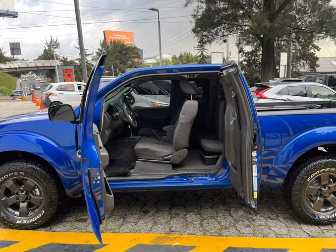 Nissan frontier automático 4x4 v6 2013 - Imagen 9