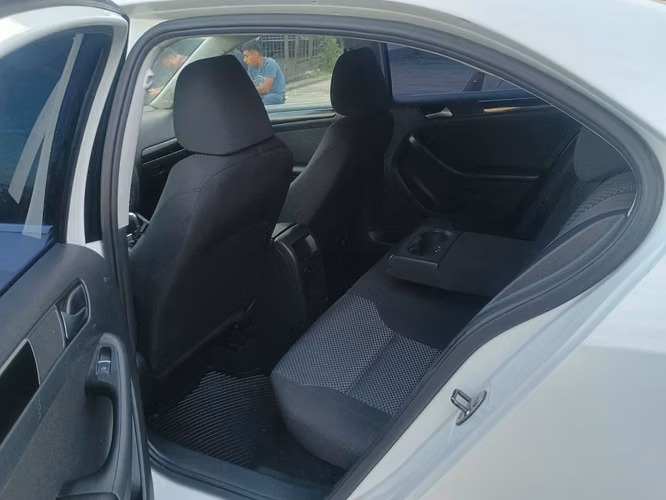 Volkswagen jetta 1.8 turbo 2015  - Imagen 9