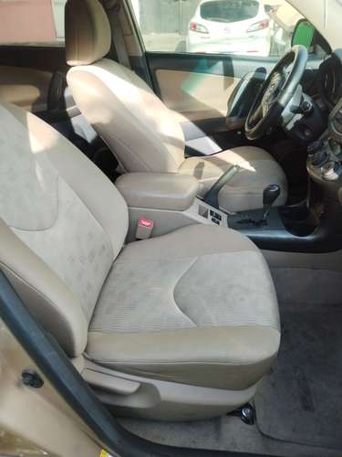 VENDI RAV 4 MODELO 2011 AUTOMÁTICA  - Imagen 3