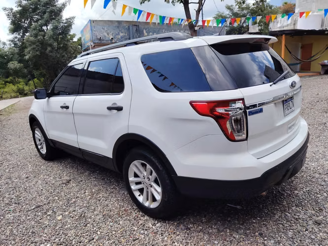 Ford Explorer XLT 2015