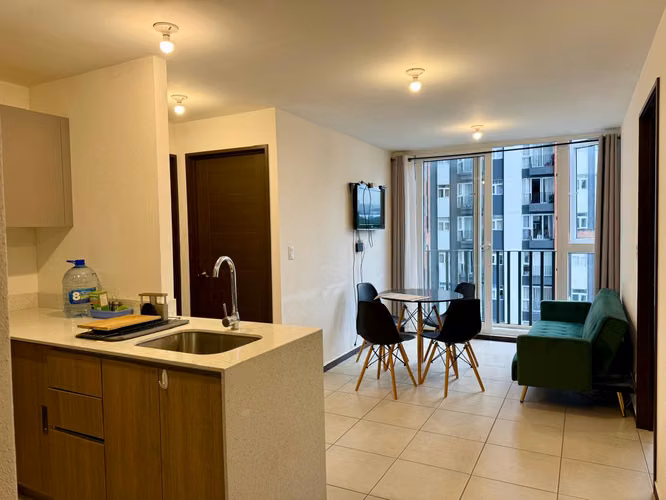 APARTAMENTO AMUEBLADO EN RENTA EN ZONA 11, PARQUE SAN JORGE  - Imagen 1