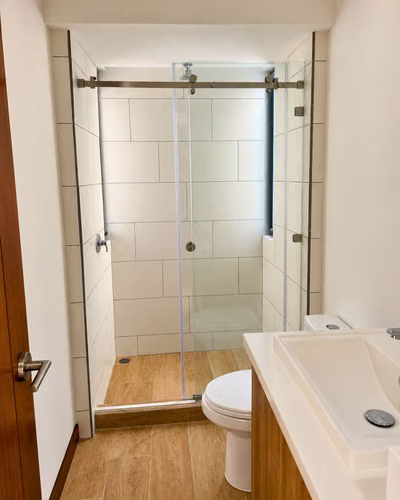 APARTAMENTO EN RENTA ZONA 16 PARA ESTRENAR CON LINEA BLANCA - Miniatura 10