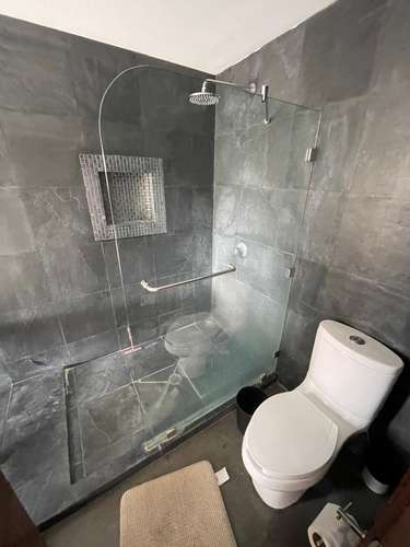 Apartamento de 2 Niveles estilo Loft en Edificio 4Venezia 4 grados norte Zona 4
