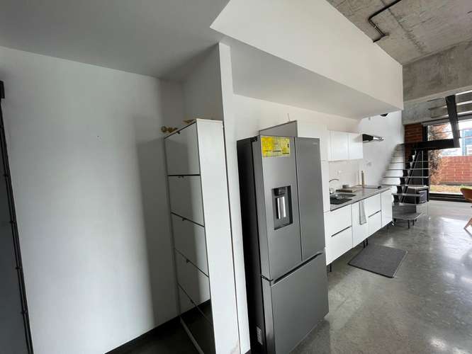 Apartamento de 2 Niveles estilo Loft en Edificio 4Venezia 4 grados norte Zona 4