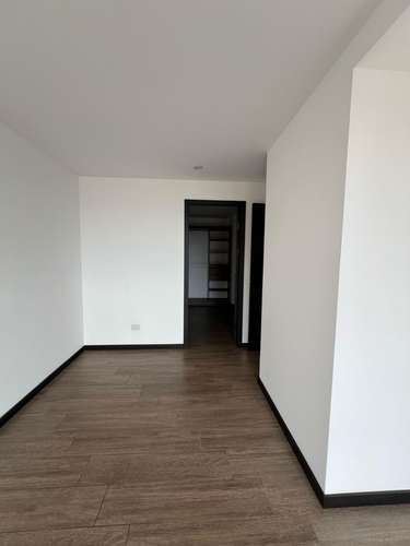 Renta de Apartamento con Jardín en Nivel alto en IQ10 Zona 10 | 3 Habitaciones  - Imagen 5