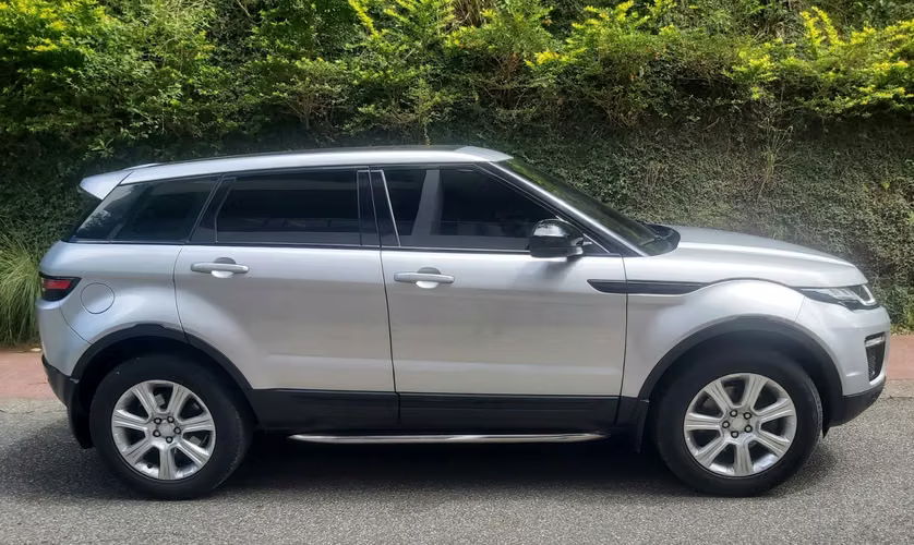 RANGE ROVER EVOQUE Si4 Modelo 2017 de agencia. (Record de agencia)