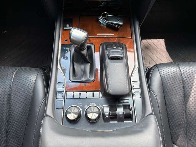 Lexus LX570 de Agencia Modelo 2017 - Imagen 17