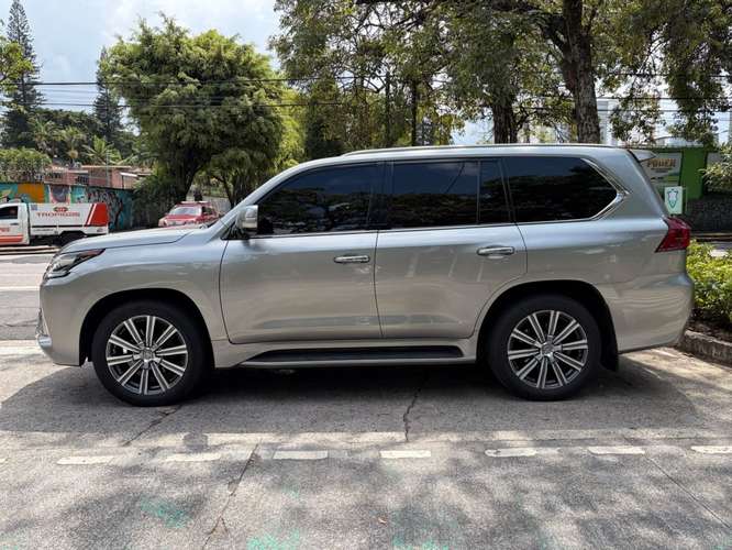 Lexus LX570 de Agencia Modelo 2017 - Imagen 6