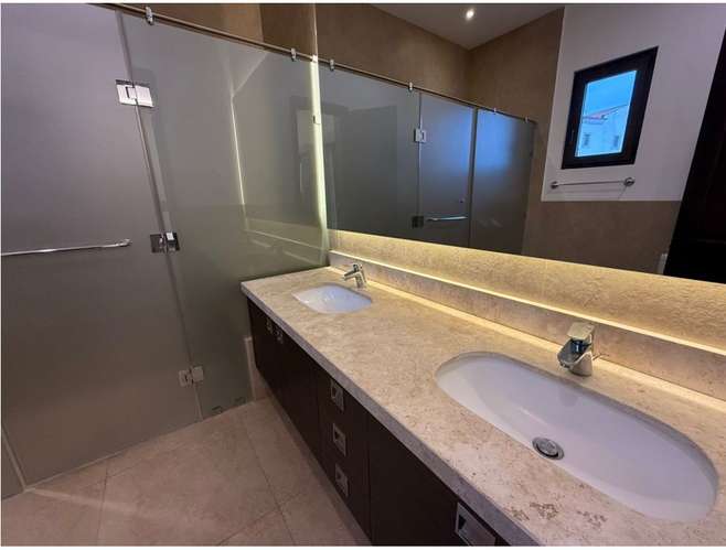 RENTA DE AMPLIA VIVIENDA EN RAMBLAS DE CAYALA, ZONA 16 - Imagen 14