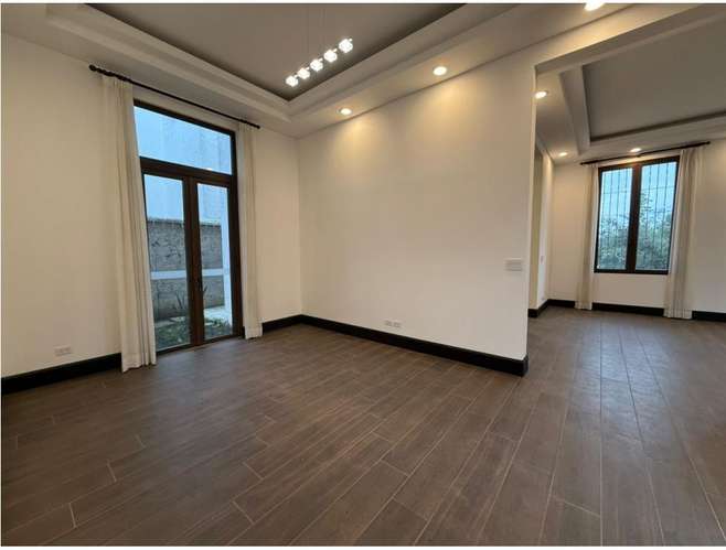 RENTA DE AMPLIA VIVIENDA EN RAMBLAS DE CAYALA, ZONA 16 - Imagen 4