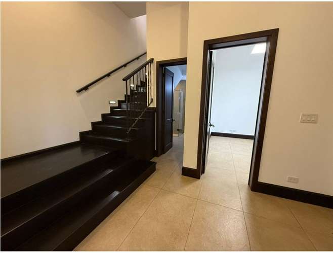 RENTA DE AMPLIA VIVIENDA EN RAMBLAS DE CAYALA, ZONA 16 - Imagen 6