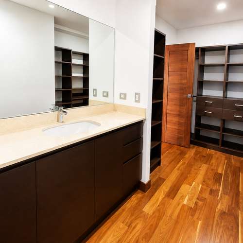 RENTA DE AMPLIO APARTAMENTO EN EDIFICIO EXCLUSIVO TORRE NOGUCHI, ZONA 14 - Imagen 7