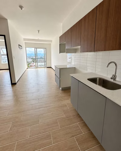 APARTAMENTO EN RENTA ZONA 7 NIVEL ALTO PARA ESTRENAR - Imagen 2