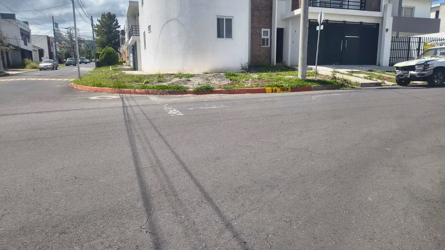 INVERTA EN ZONA 16 - TERRENO EN VENTA EN HACIENDA REAL - Imagen 12