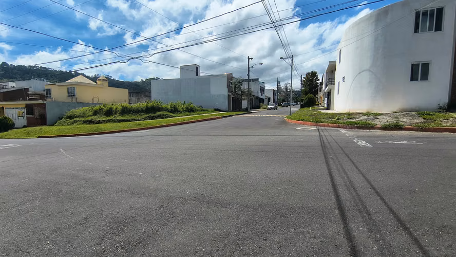 TERRENO EN ZONA 16 - HACIENDA REAL precio negociable - Imagen 8