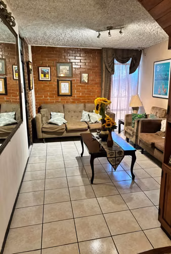 CASA EN RENTA EN JARDÍNES DE LA ASUNCIÓN ZONA 5 IDEAL PARA OFICINA  - Imagen 11