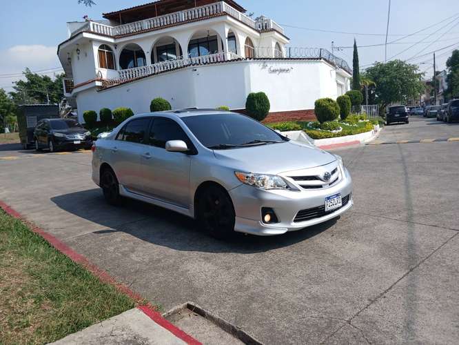 Vendo impecable toyota corolla S 2011