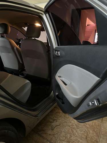 Kia Soluto 2025 | Como Nuevo | IVA Negociable | Impuesto 2026 Pagado - Imagen 7