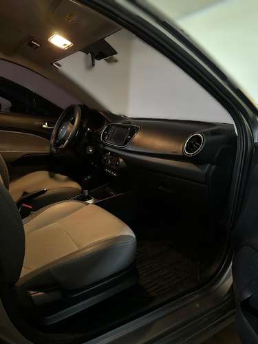 Kia Soluto 2025 | Como Nuevo | IVA Negociable | Impuesto 2026 Pagado - Imagen 4