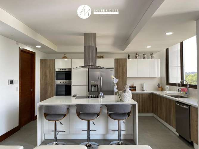 Apartamento en Venta de 3 Dormitorios en zona 15 - Imagen 5