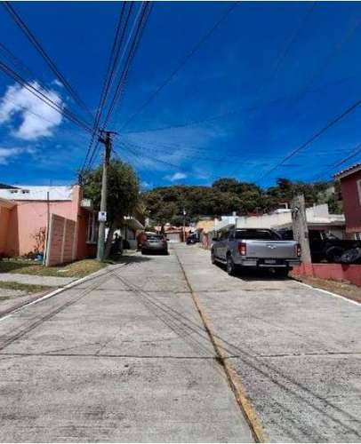 Casa en Venta en San Cristóbal, Mixco | Jardín, Piscina y Doble Garita - Imagen 3