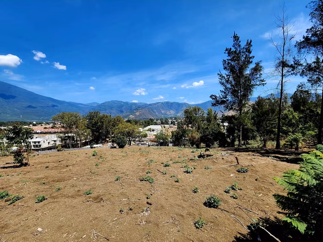 TERRENO 30X15 Calle Enfrente de 6 MTS en CIUDAD VIEJA, ANTIGUA GUATEMALA