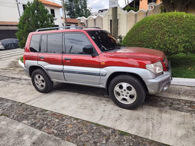 VENDO O CAMBIO MONTERO IO 2002 4X4 motor 2.0 MECANICA DE AGENCIA 