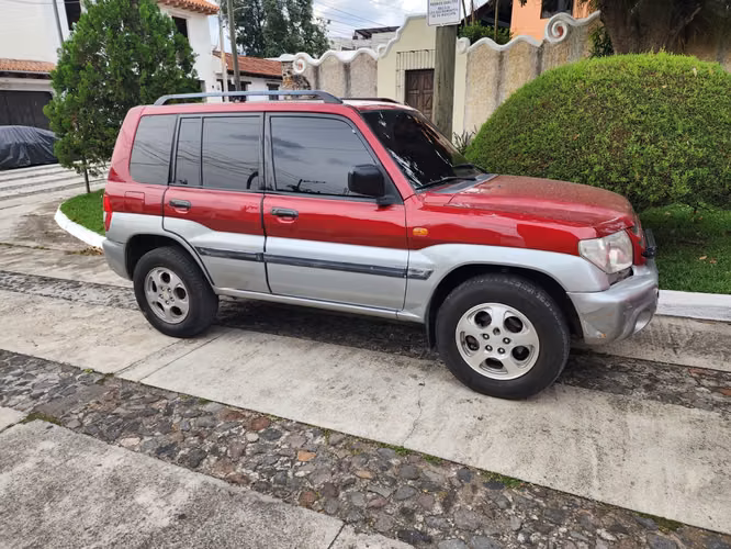 VENDO O CAMBIO MONTERO IO 2002 4X4 motor 2.0 MECANICA DE AGENCIA 