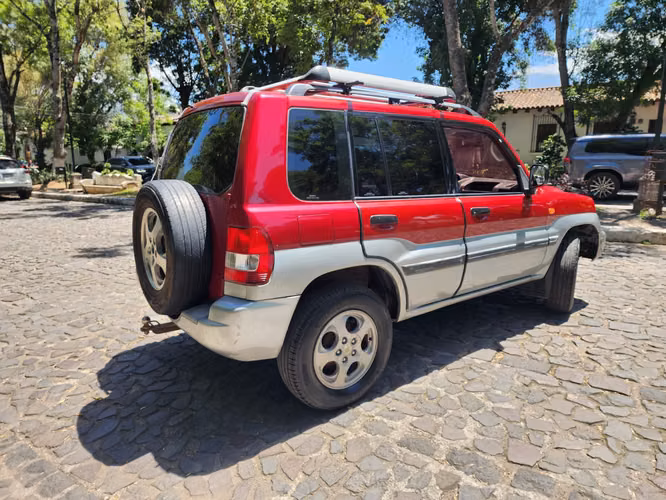 VENDO O CAMBIO MONTERO IO 2002 4X4 motor 2.0 MECANICA DE AGENCIA 