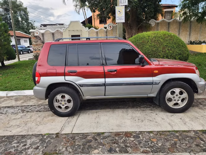VENDO O CAMBIO MONTERO IO 2002 4X4 motor 2.0 MECANICA DE AGENCIA 