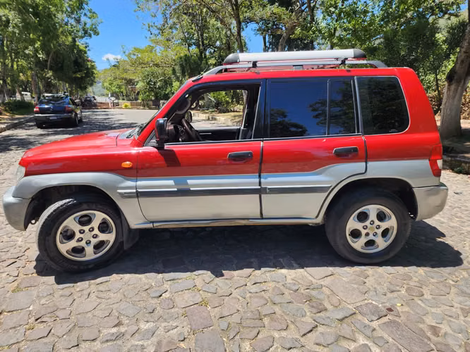 VENDO O CAMBIO MONTERO IO 2002 4X4 motor 2.0 MECANICA DE AGENCIA 