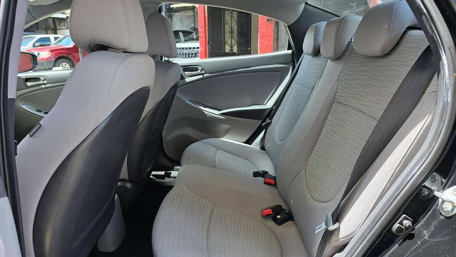 HYUNDAI ACCENT - Imagen 15